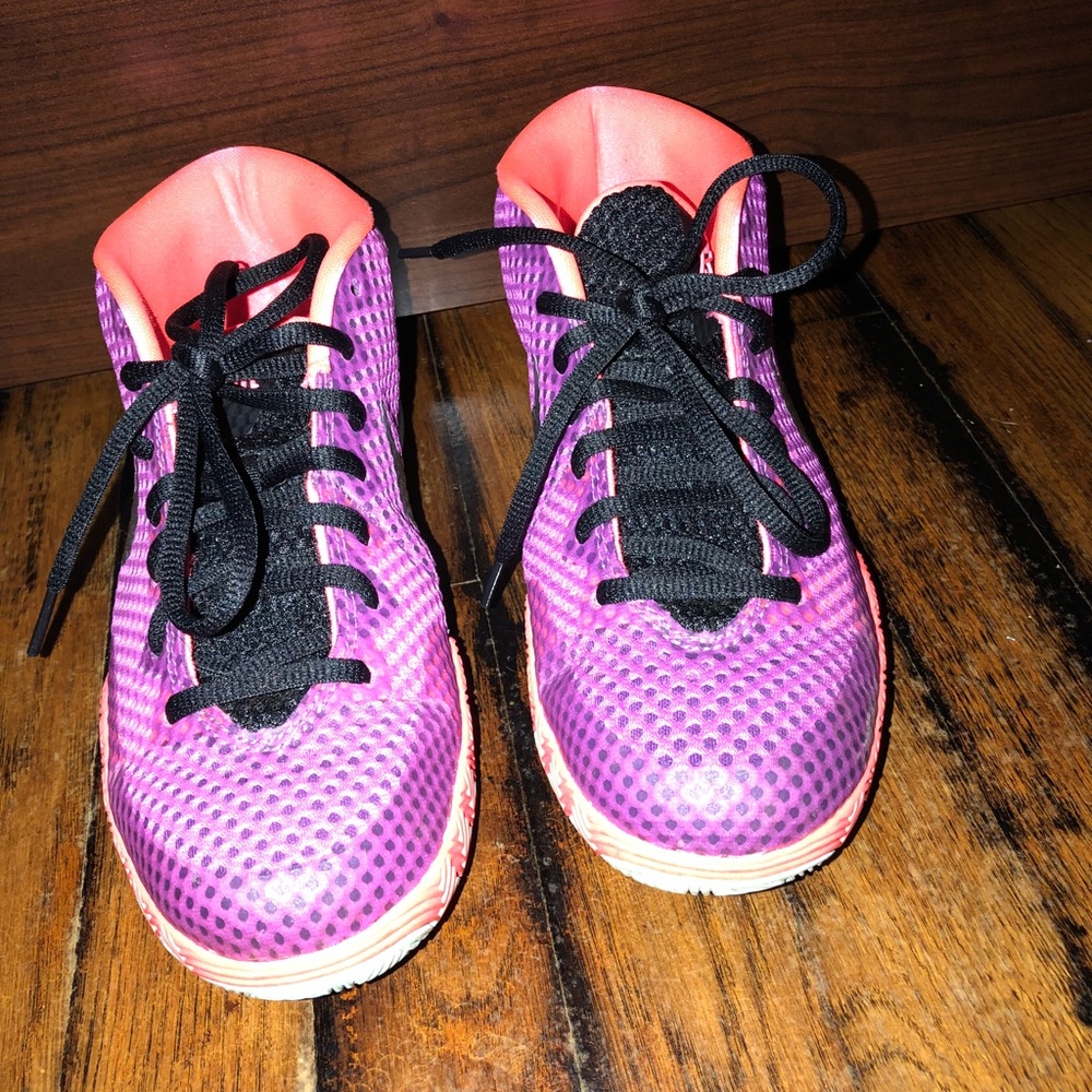 Nike Kyrie Irving 1 “Easter”